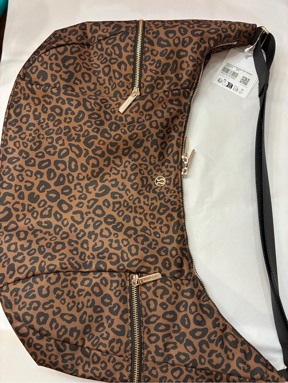 NWT $108 Lululemon Large Slouchy Sling Bag 13L Metal Hardware Leopard - Picture 5 of 5